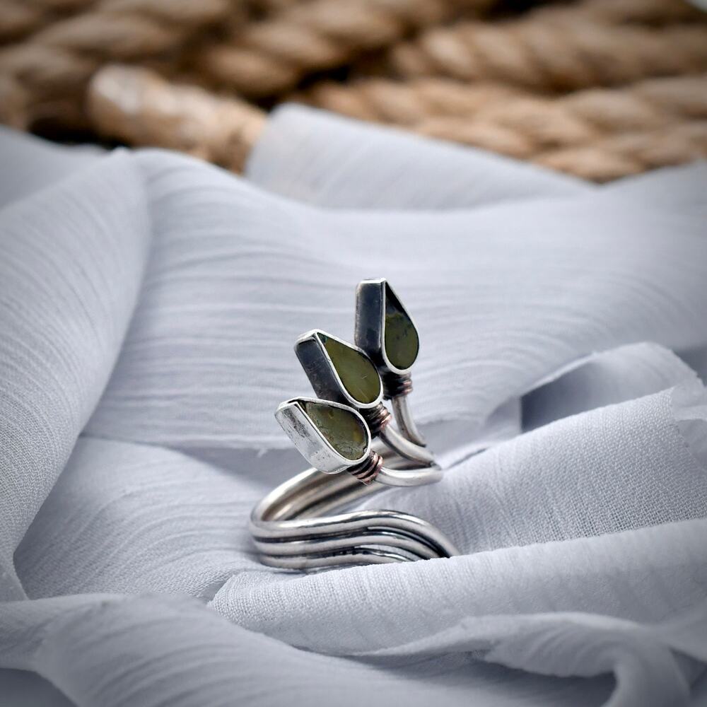 Vintage Taxco Sterling Silver Wrap Ring Nephrite Jade Three Stone Size 5 7.7g